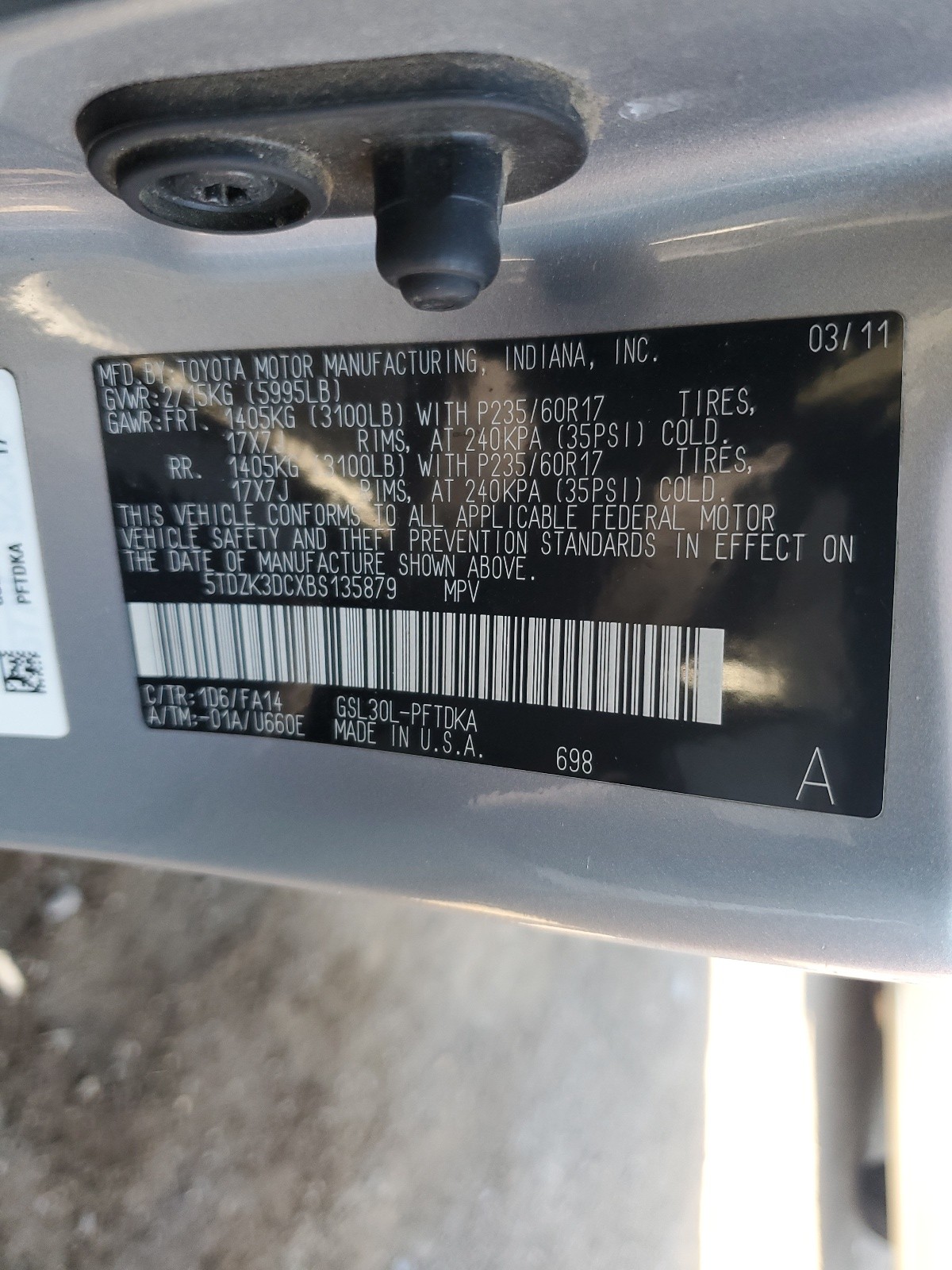 5TDZK3DCXBS135879 2011 Toyota Sienna