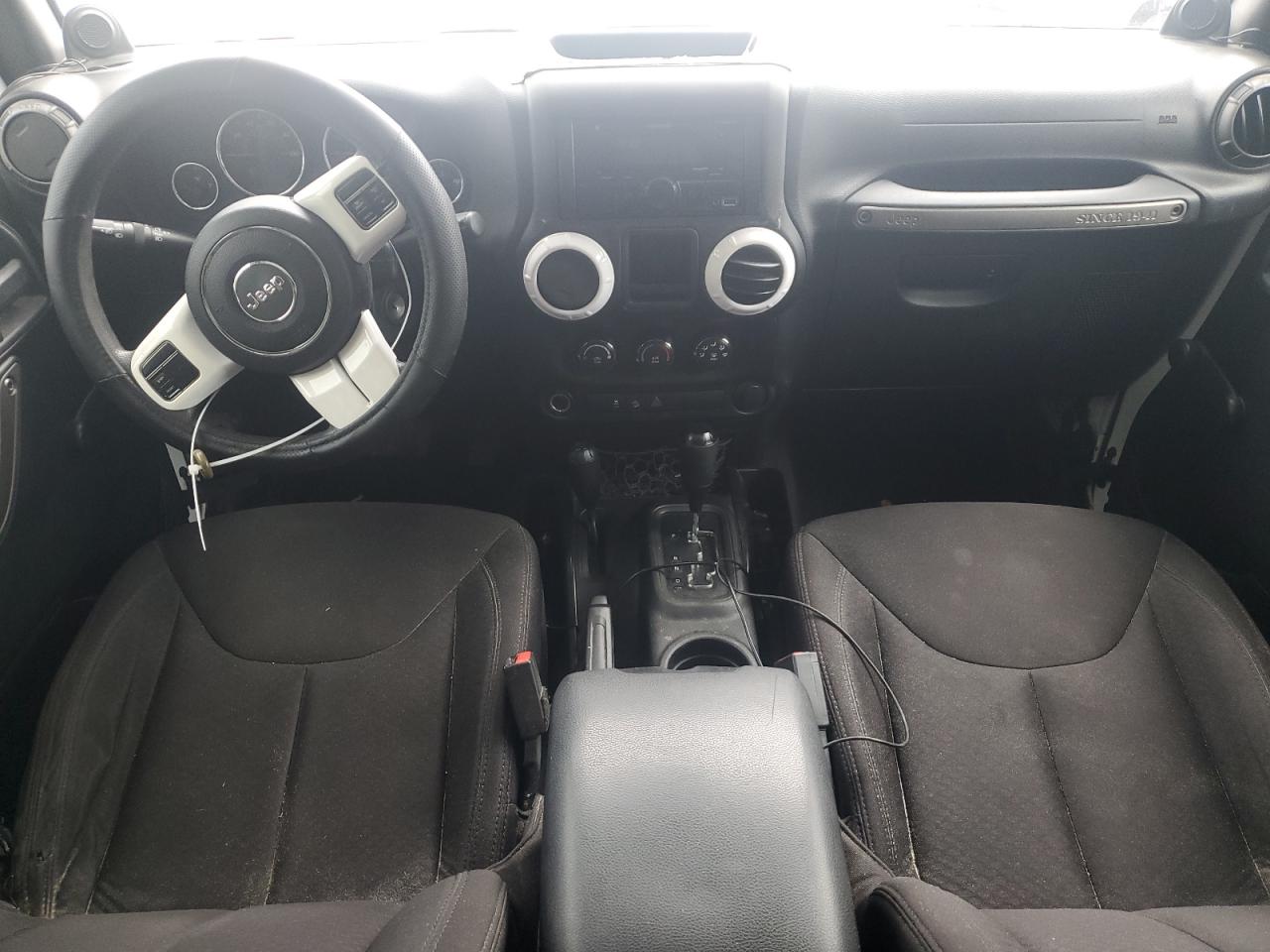 2013 Jeep Wrangler Unlimited Sport VIN: 1C4BJWDG2DL693819 Lot: 63970574