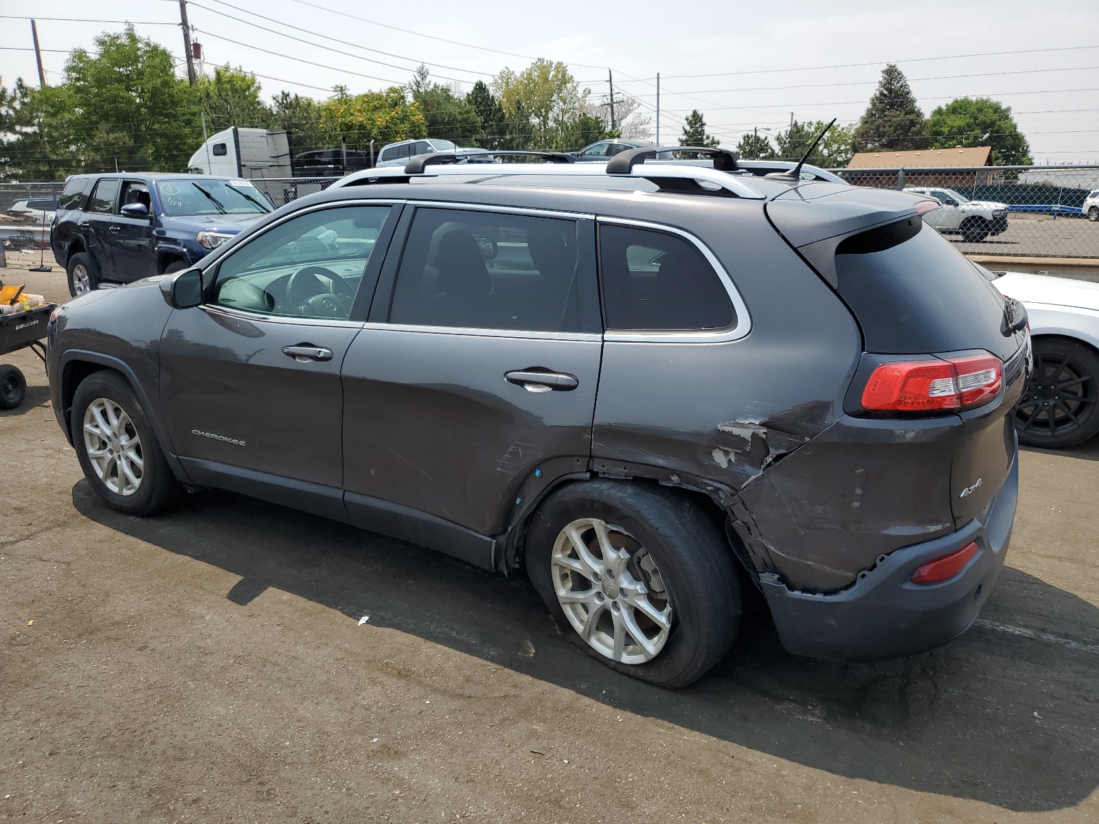 2015 Jeep Cherokee Latitude vin: 1C4PJMCB0FW541569