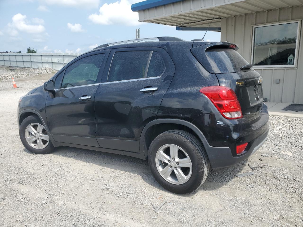 3GNCJLSB7LL309425 Chevrolet Trax 1LT 2