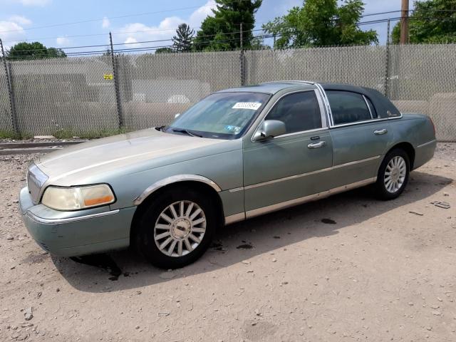 2005 Lincoln Town Car Signature