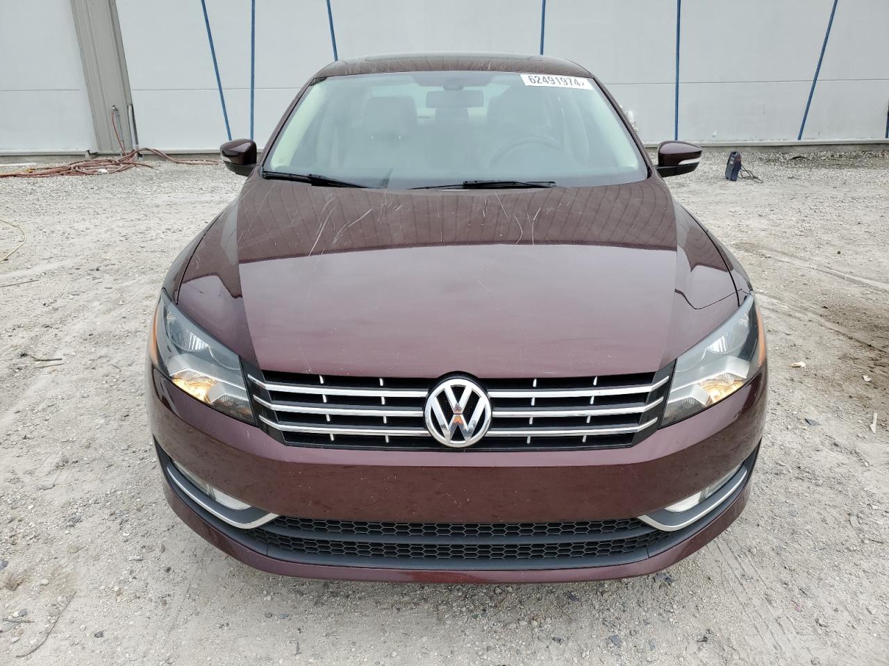 1VWCH7A38DC075604 2013 Volkswagen Passat Sel