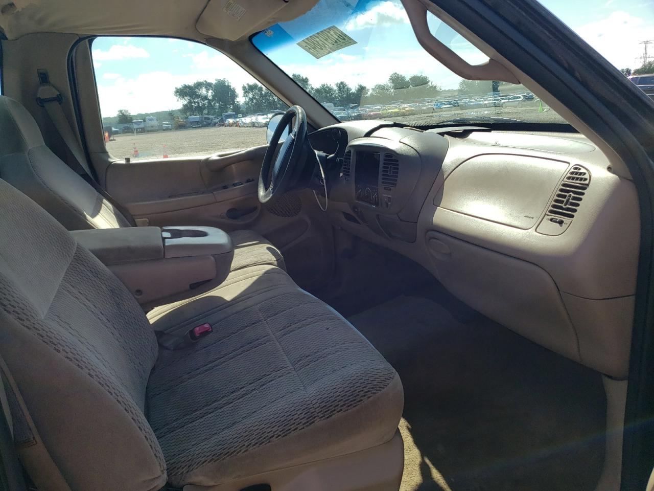 1998 Ford F150 VIN: 1FTZF17WXWNB72117 Lot: 61891384