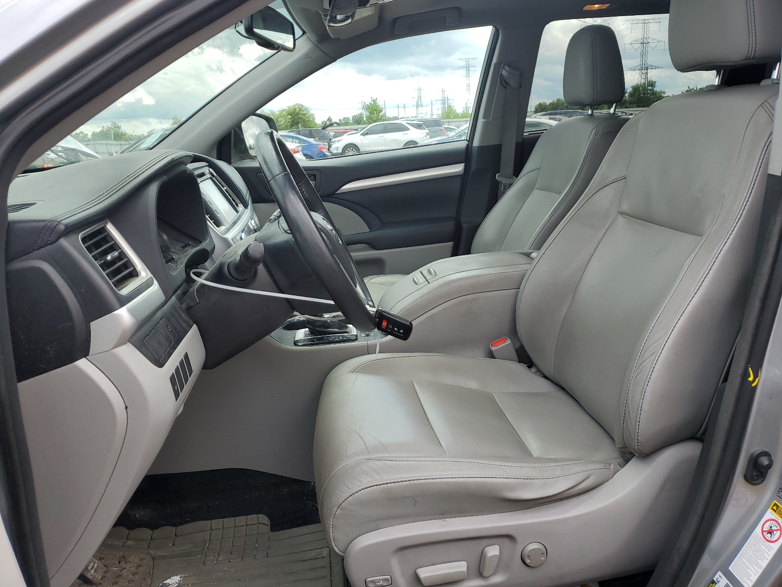 5TDJKRFH5FS180128 2015 Toyota Highlander Xle