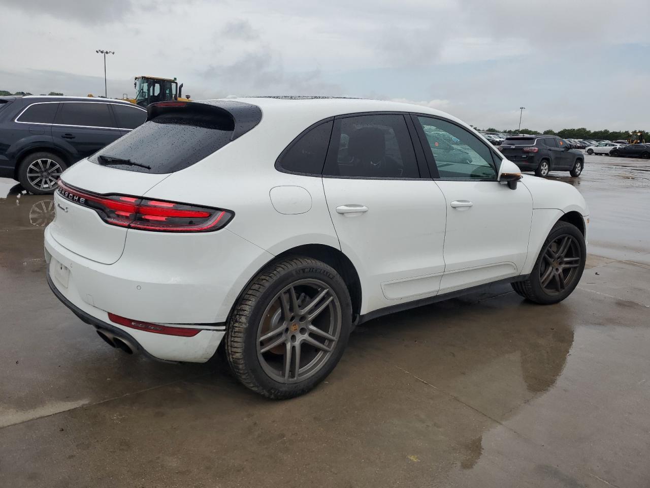 2019 Porsche Macan S VIN: WP1AB2A50KLB33619 Lot: 64167994