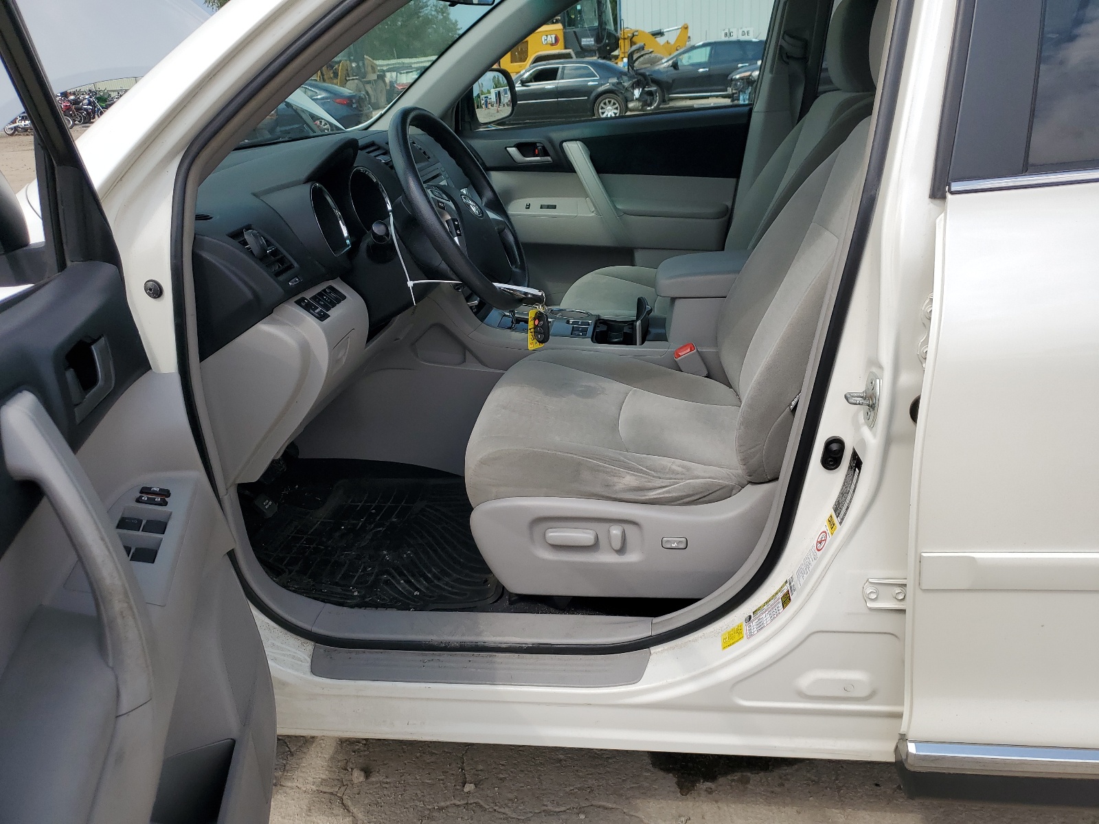 5TDBK3EH2CS173197 2012 Toyota Highlander Base