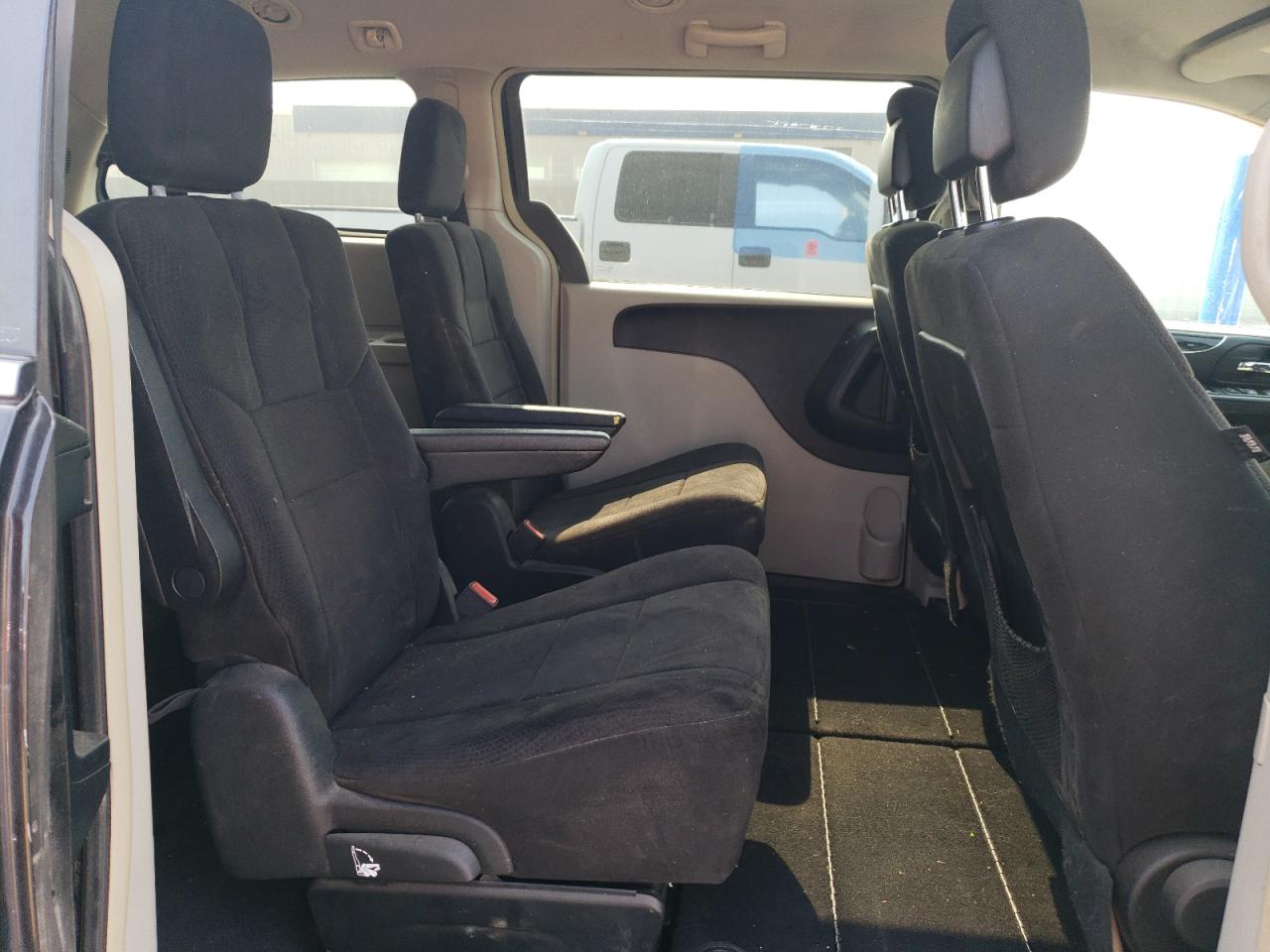 2011 Chrysler Town & Country Touring VIN: 2A4RR5DG2BR747152 Lot: 64374604