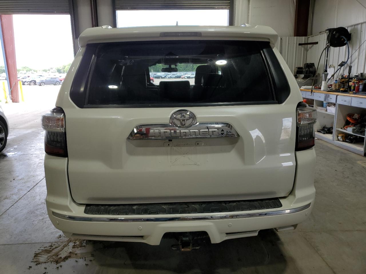 2018 Toyota 4Runner Sr5/Sr5 Premium VIN: JTEBU5JR9J5502383 Lot: 61461874