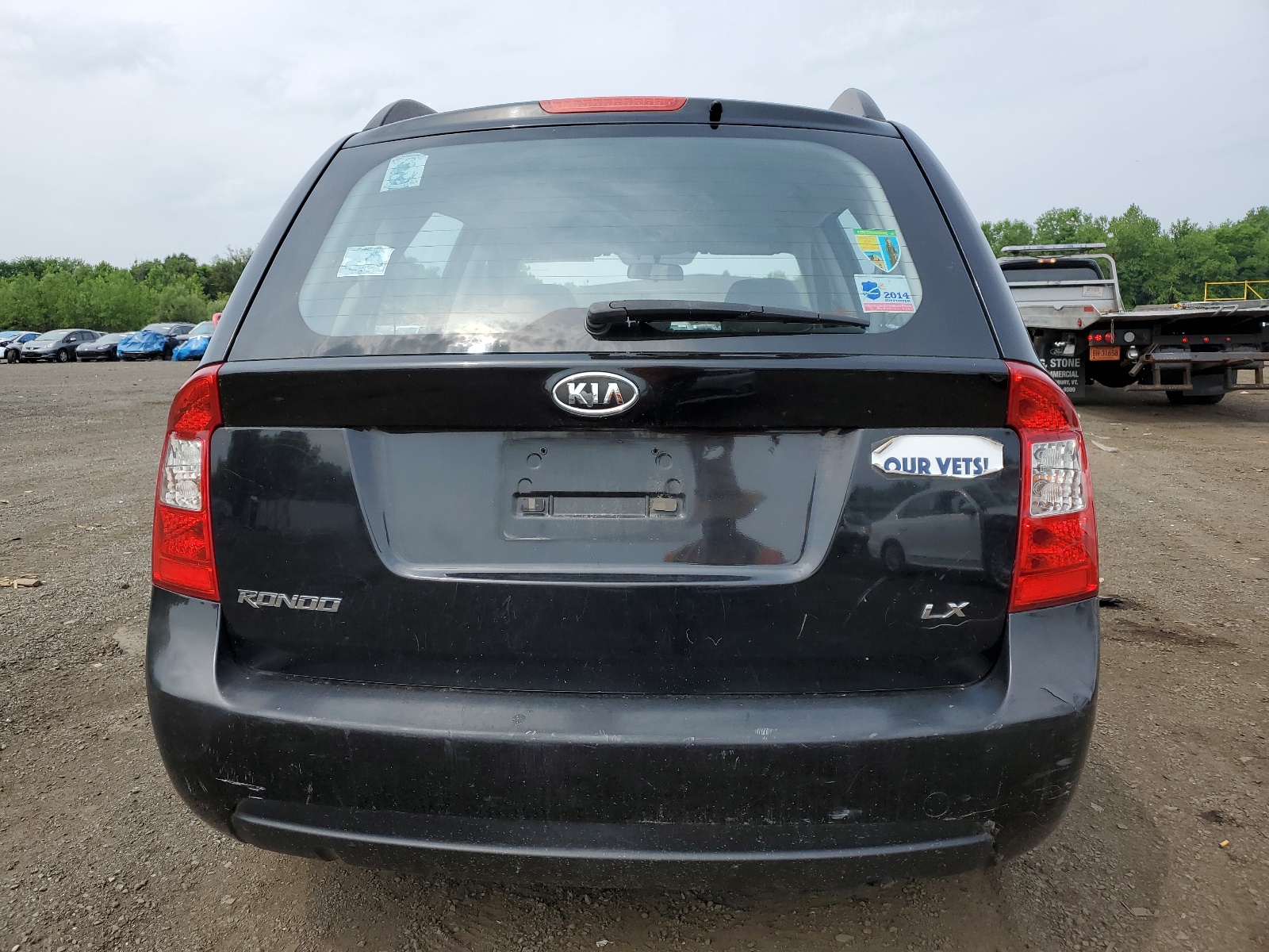 KNAFG528197240505 2009 Kia Rondo Base