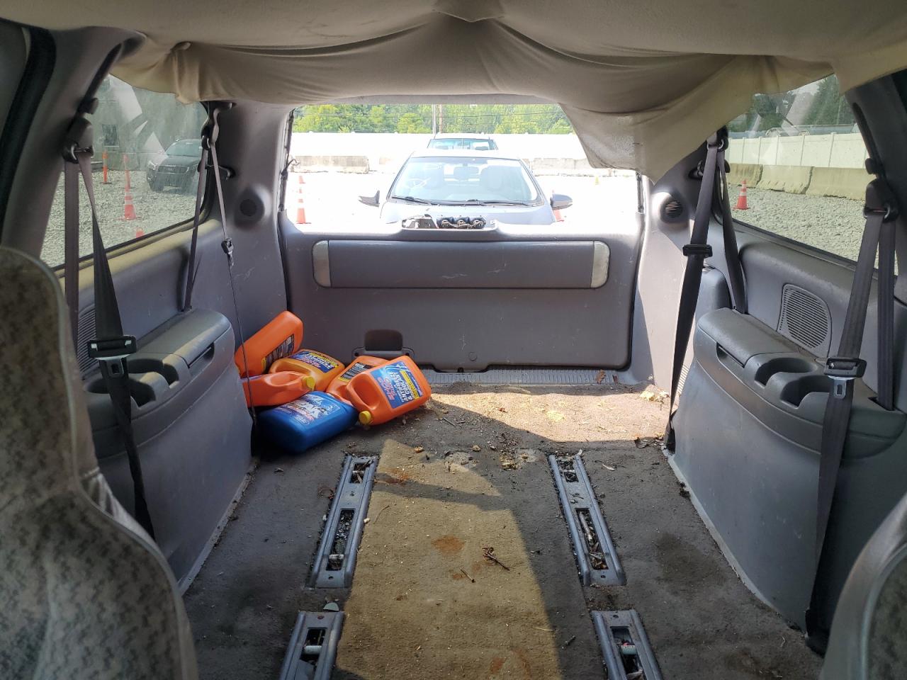 2000 Chrysler Grand Voyager VIN: 2C4GJ24G2YR833489 Lot: 64434494