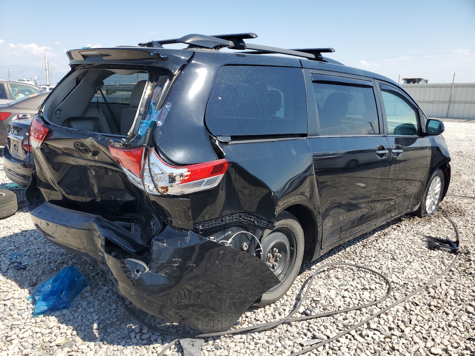 2013 Toyota Sienna Xle vin: 5TDYK3DC3DS366265