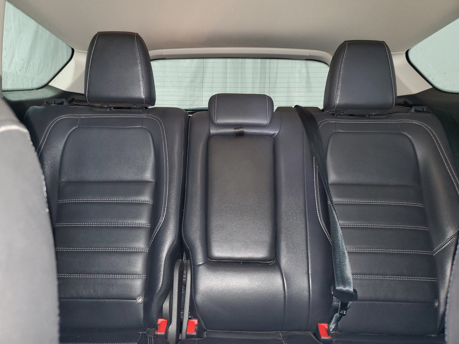 1FMCU9J93KUA98984 2019 Ford Escape Titanium