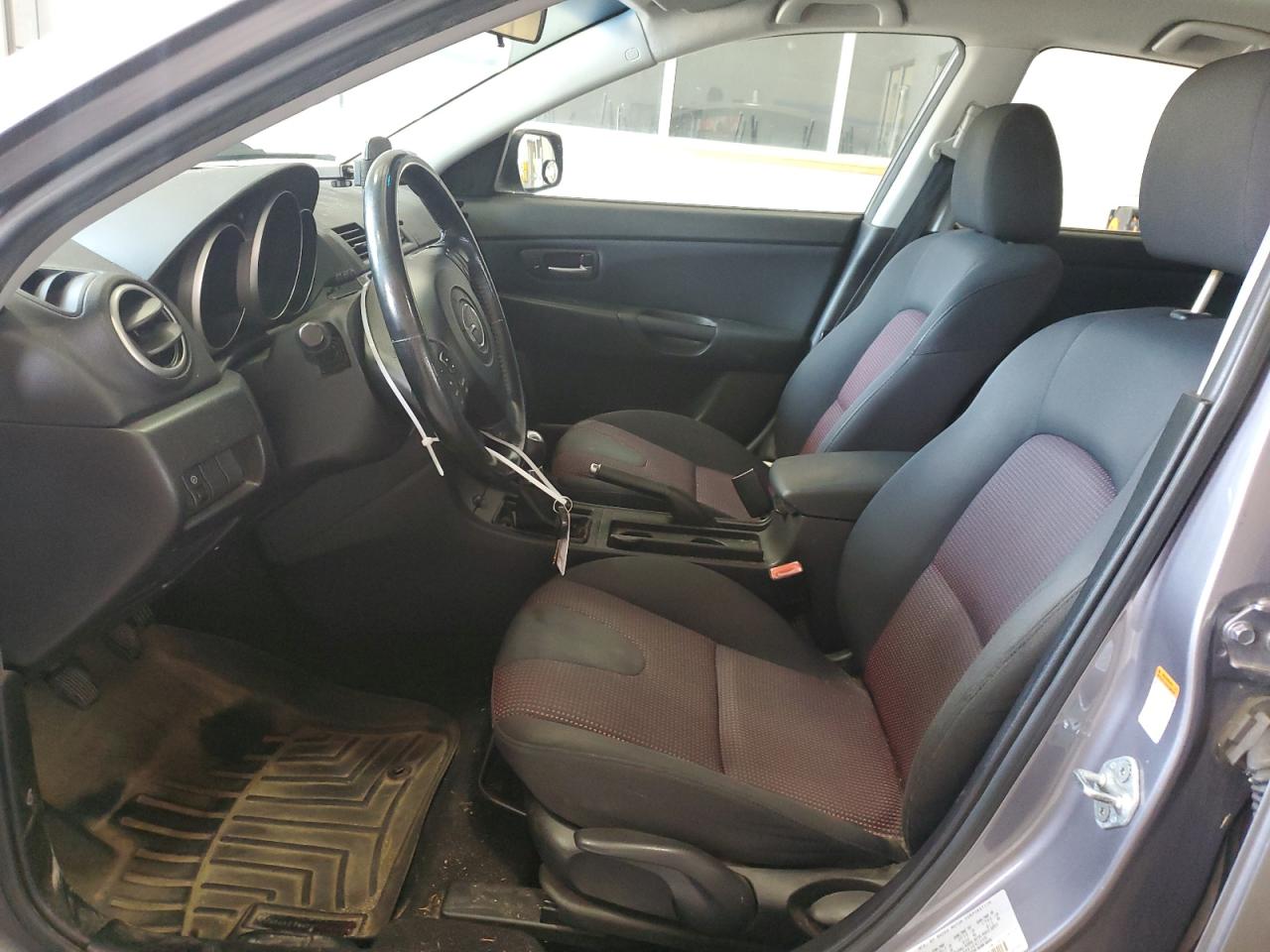 2005 Mazda 3 Hatchback VIN: JM1BK343751318496 Lot: 63183174