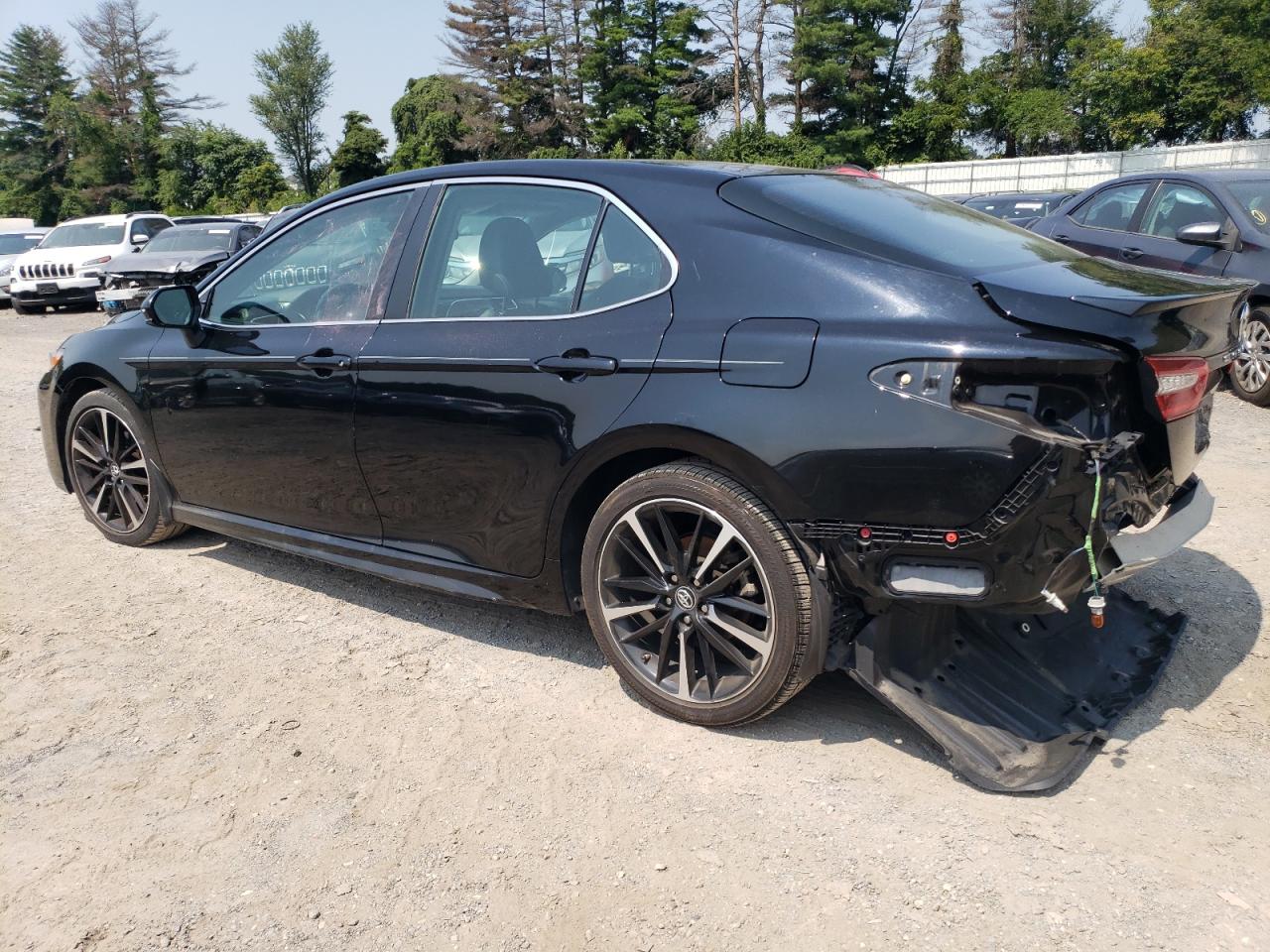 4T1B11HK1JU153302 2018 TOYOTA CAMRY - Image 2