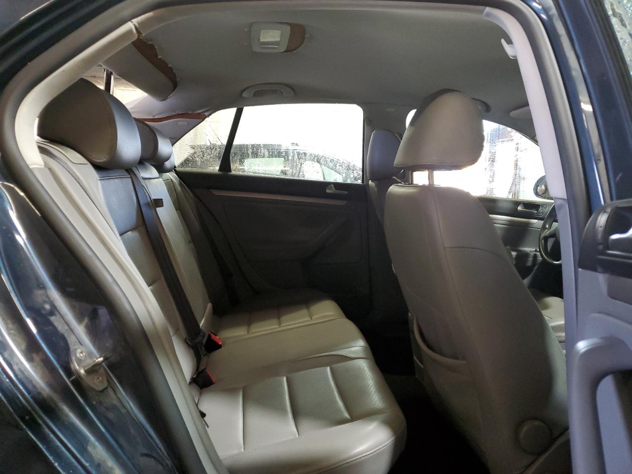 2007 Volkswagen Jetta 2.5 Option Package 1 VIN: 3VWRF71KX7M159028 Lot: 64791944