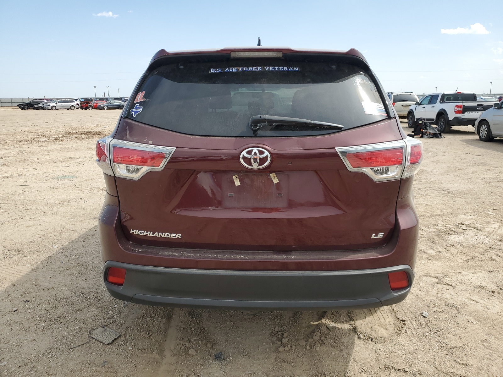 5TDZKRFH8FS118354 2015 Toyota Highlander Le