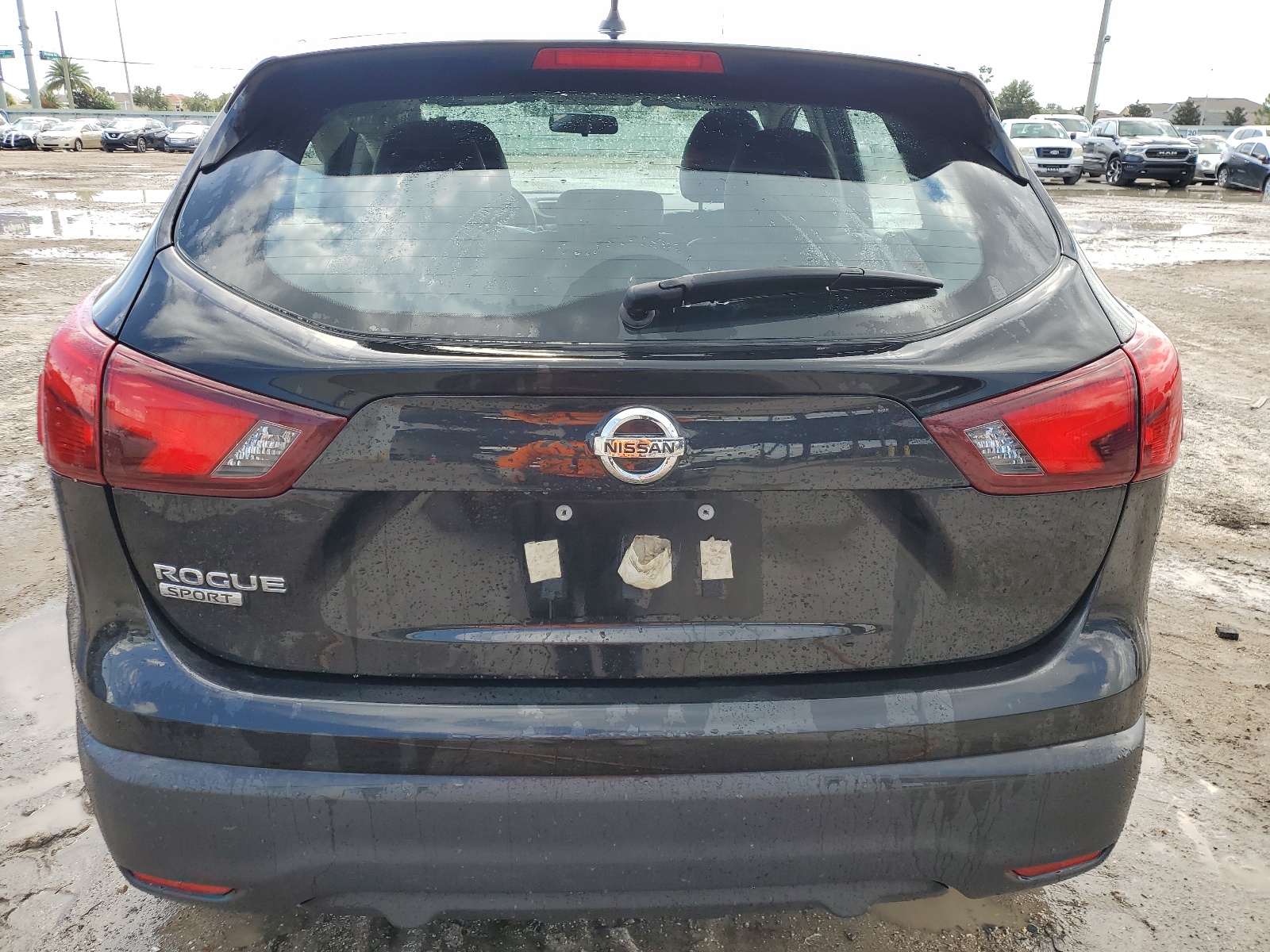 JN1BJ1CP6JW160616 2018 Nissan Rogue Sport S