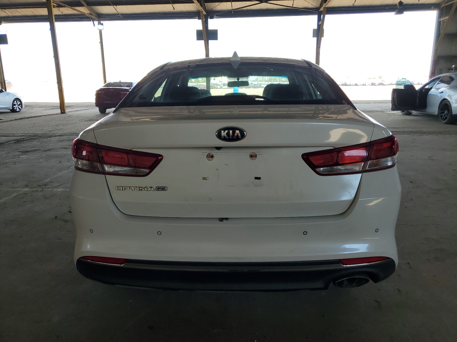 KNAGT4L36J5200529 2018 Kia Optima Lx