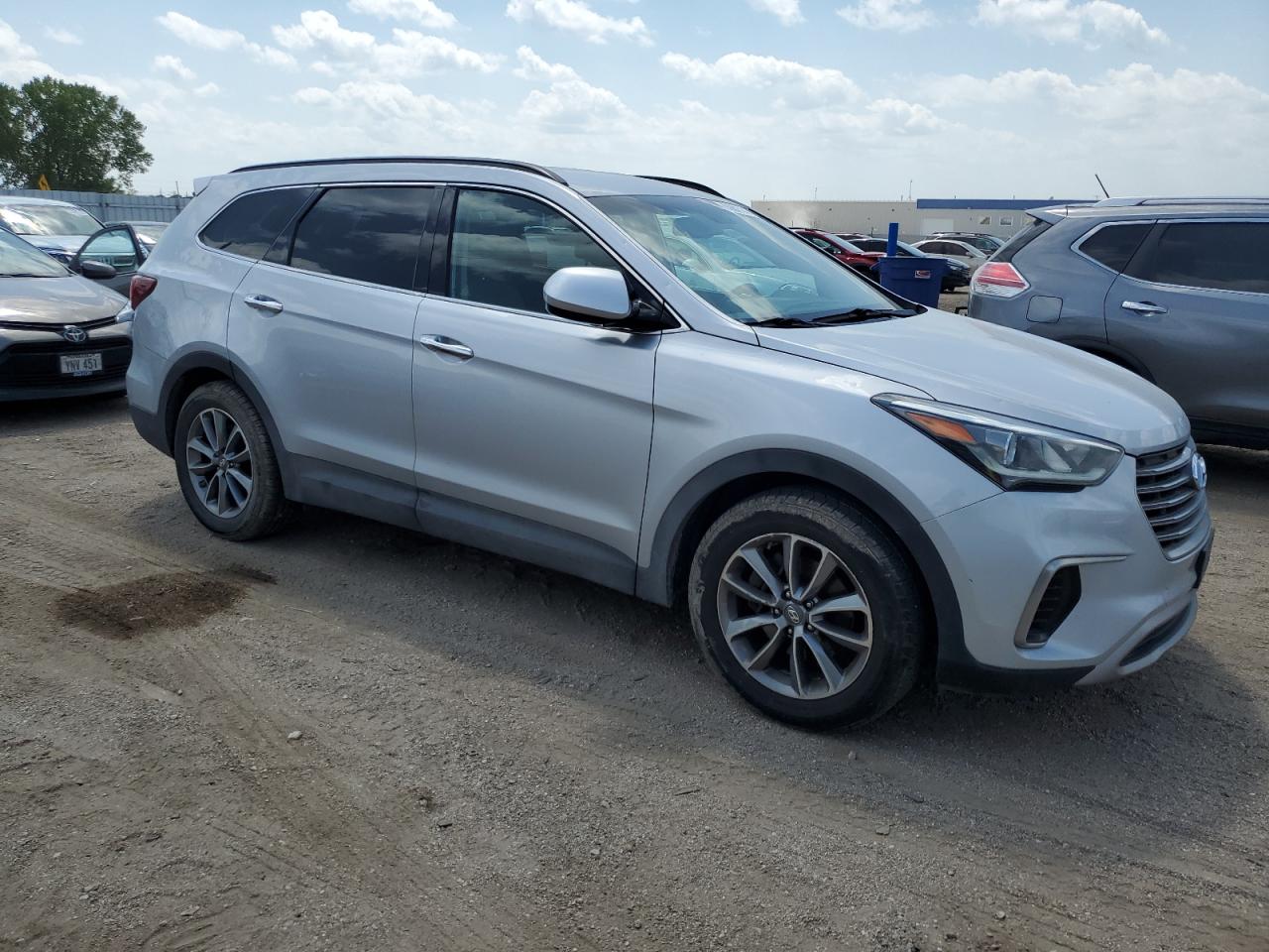 2017 Hyundai Santa Fe - Image 4