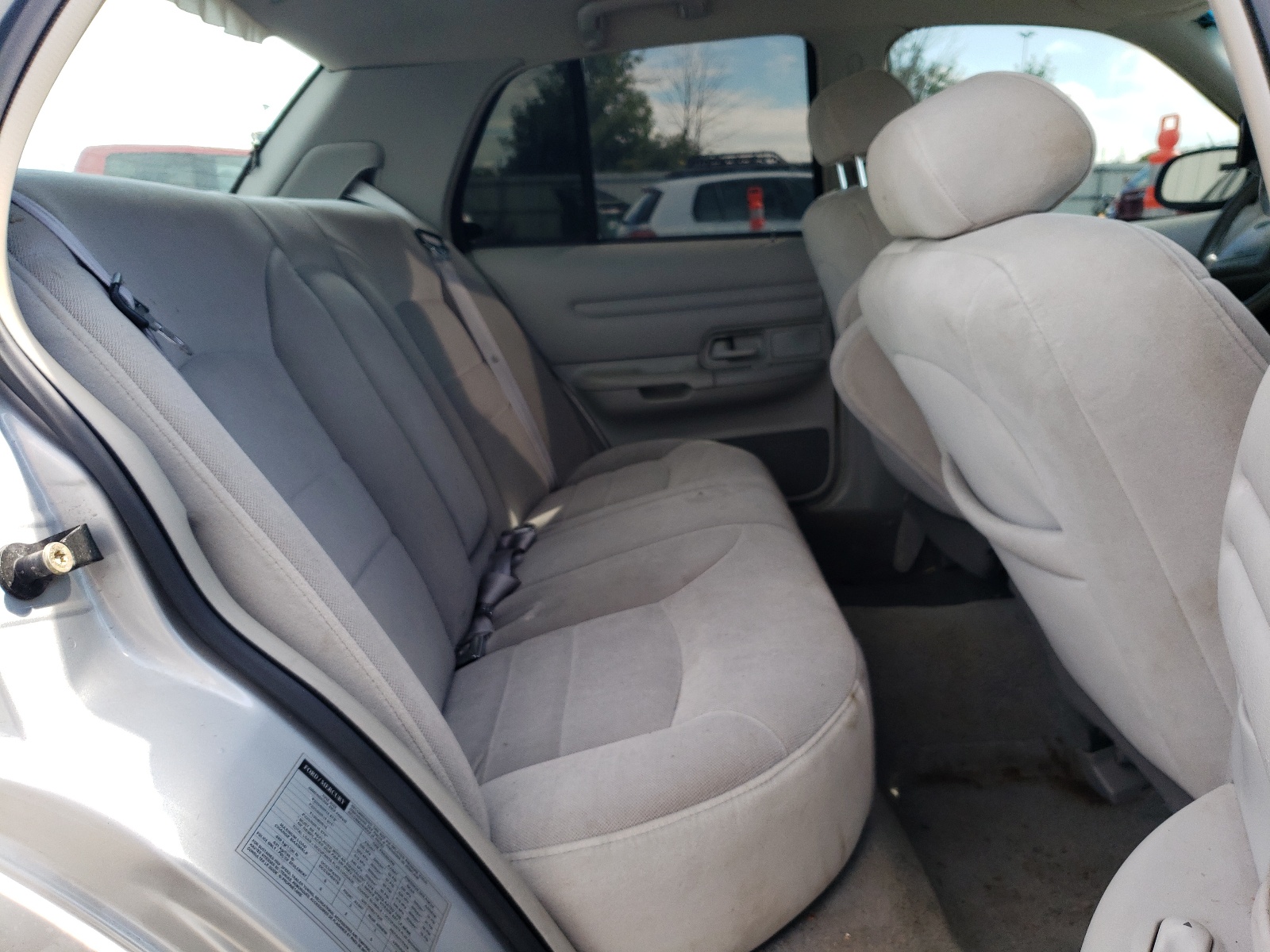 2FAFP74W1WX172681 1998 Ford Crown Victoria Lx