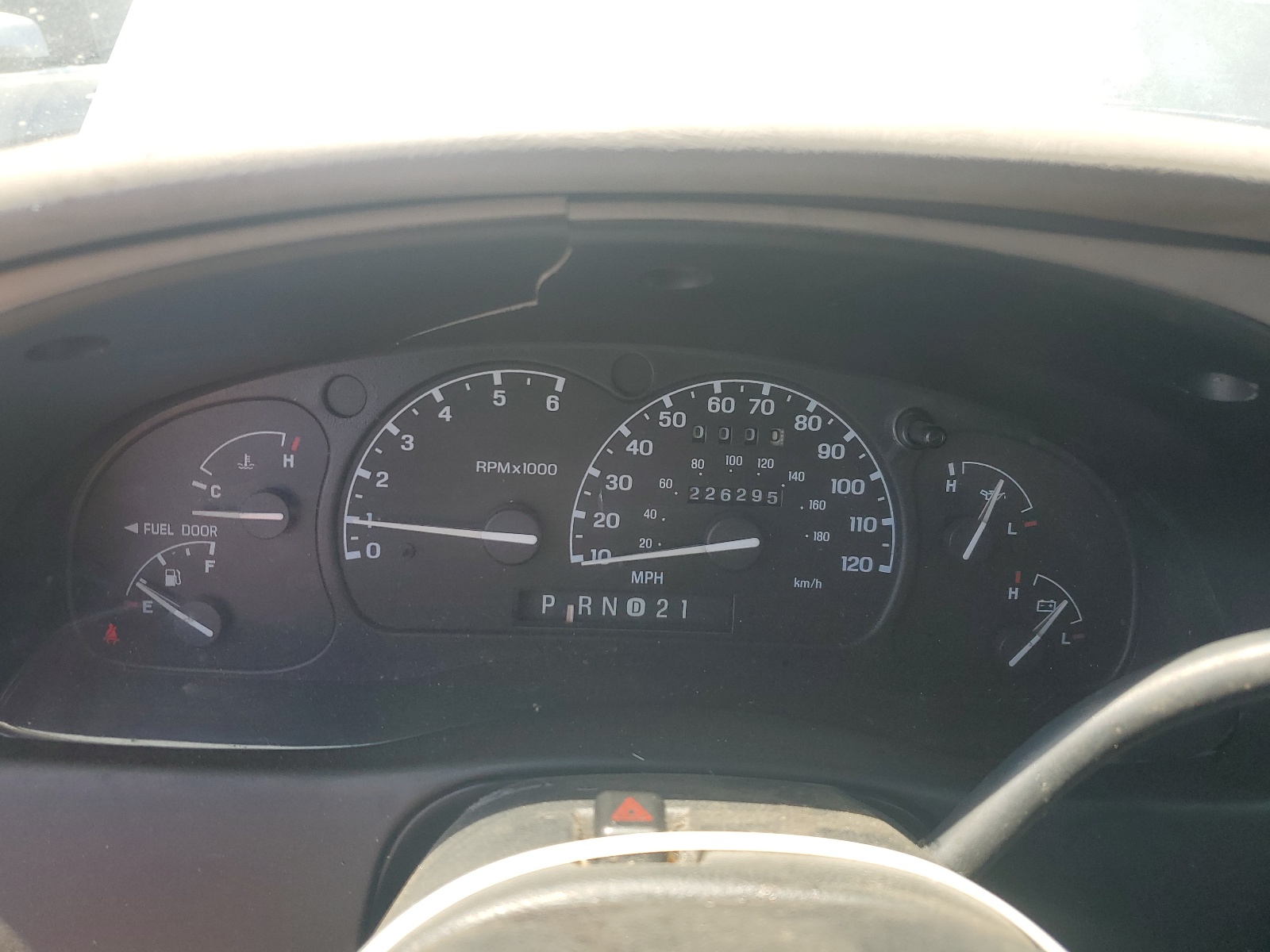 1FMDU73E0YZA43455 2000 Ford Explorer Xlt