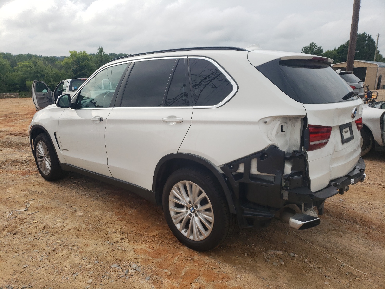 2015 BMW X5 xDrive50I vin: 5UXKR6C51F0J76085