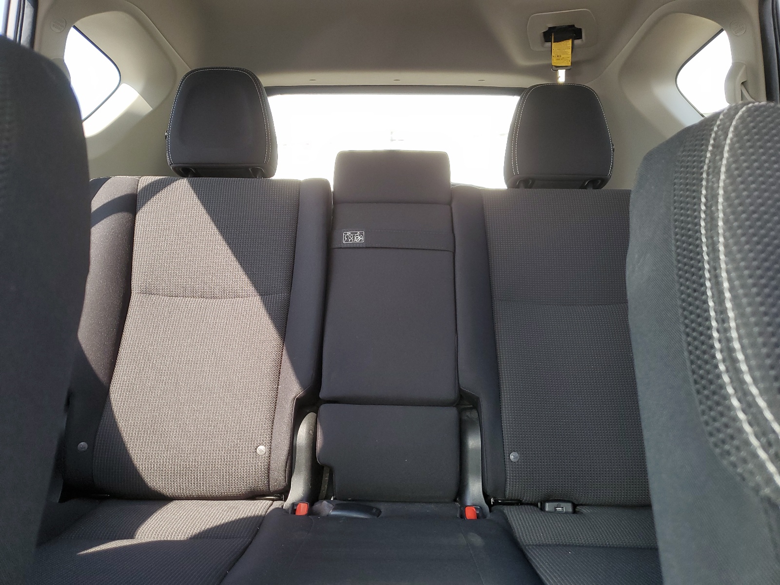 JTMRJREV6JD225126 2018 Toyota Rav4 Hv Le