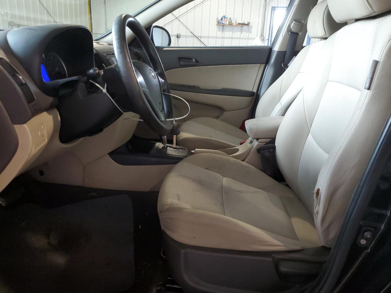 2011 Hyundai Elantra - Image 7