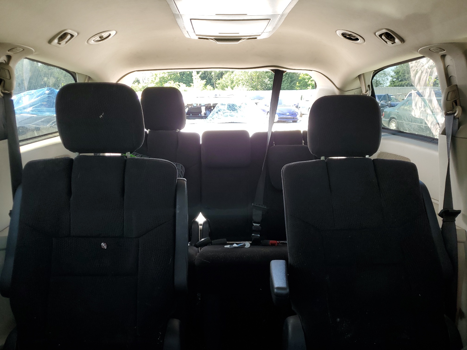 2A4RR5DG2BR610678 2011 Chrysler Town & Country Touring