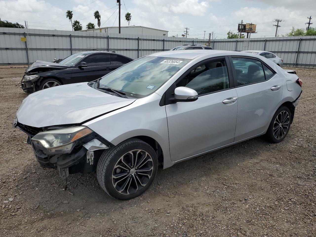 VIN 5YFBURHE1FP327488 2015 TOYOTA COROLLA no.1