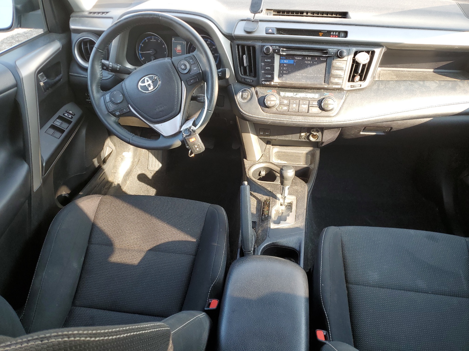 2T3RFREV4HW682063 2017 Toyota Rav4 Xle