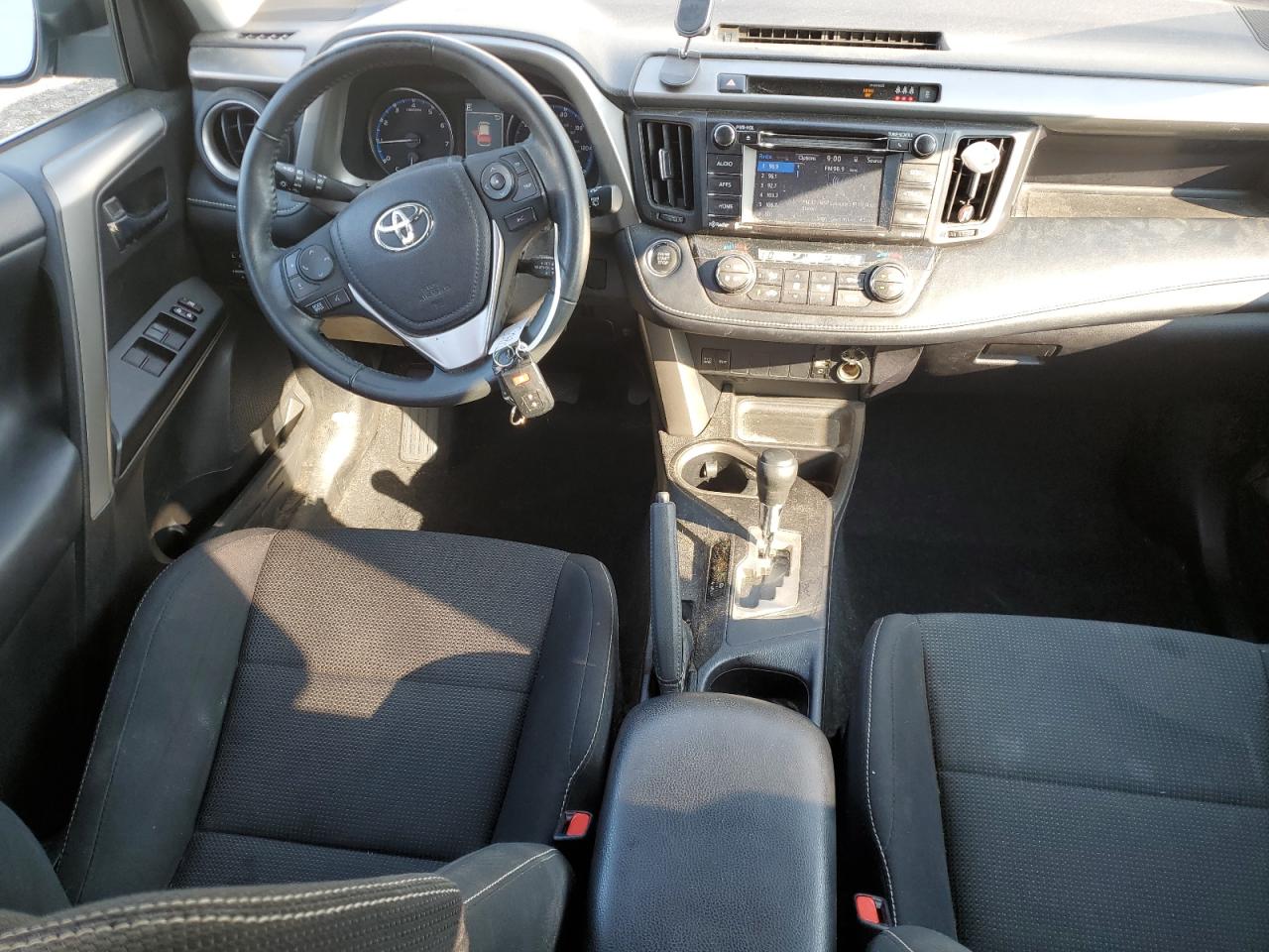 2017 Toyota Rav4 Xle VIN: 2T3RFREV4HW682063 Lot: 62031134