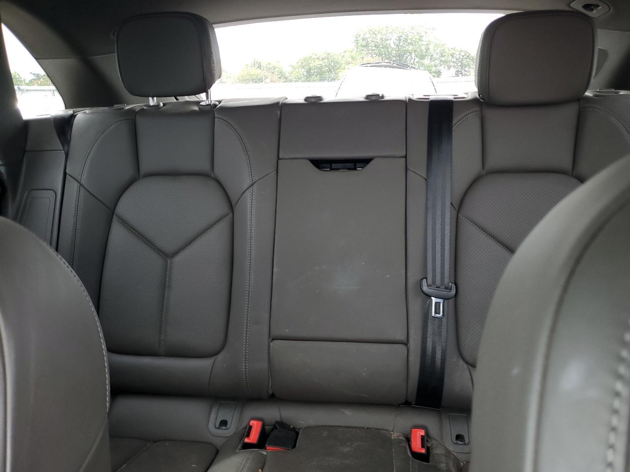 2019 Porsche Macan S VIN: WP1AB2A50KLB33619 Lot: 64167994