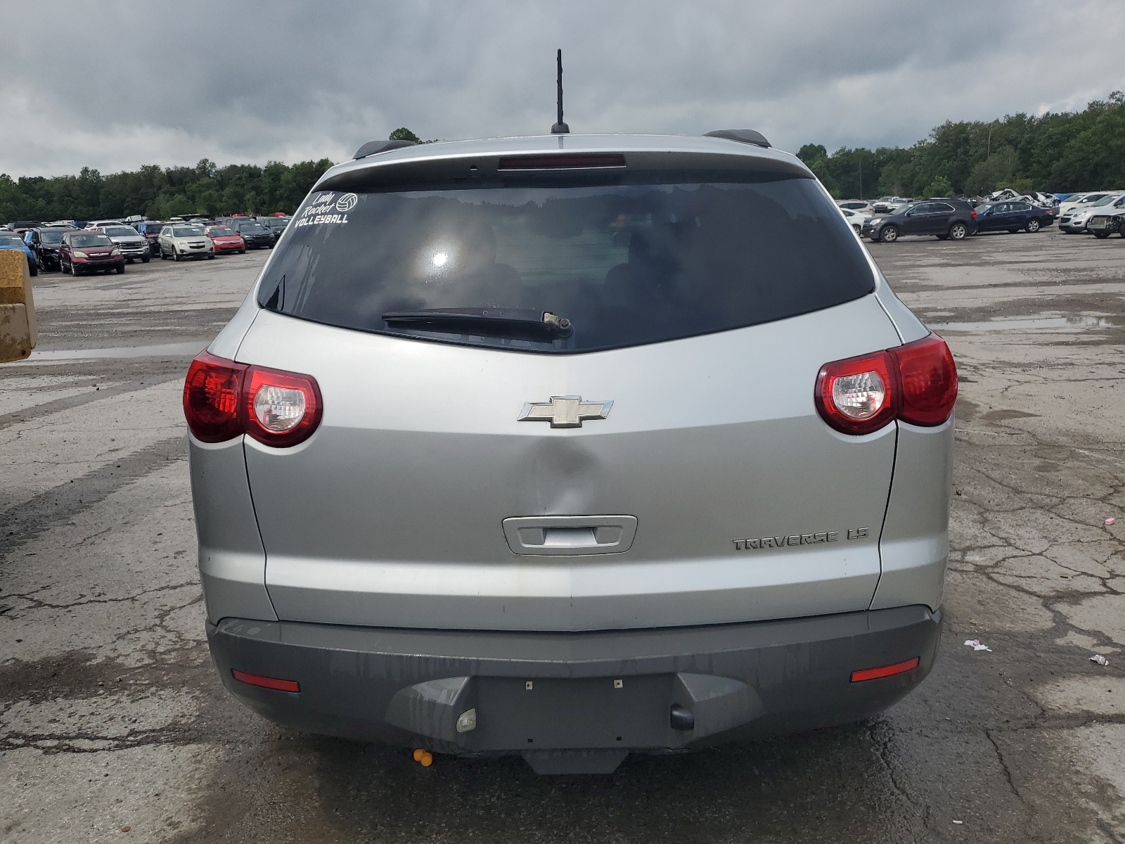 1GNKRFEDXBJ319035 2011 Chevrolet Traverse Ls