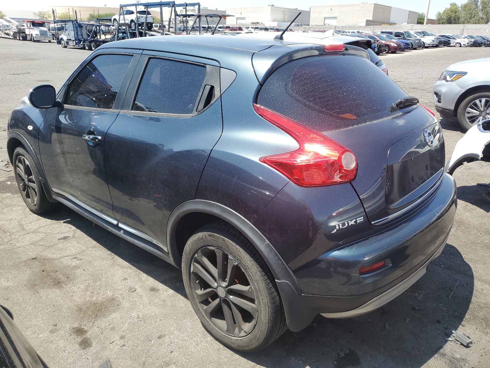 2014 Nissan Juke S vin: JN8AF5MR2ET359210