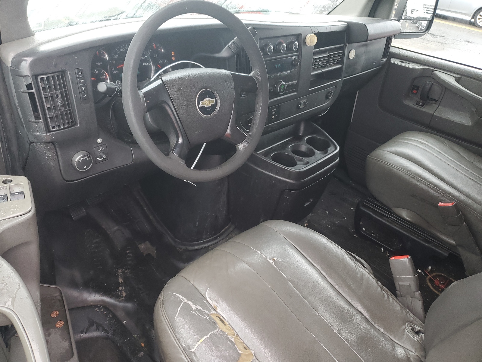 1GAWGPFA0E1211109 2014 Chevrolet Express G2500 Ls