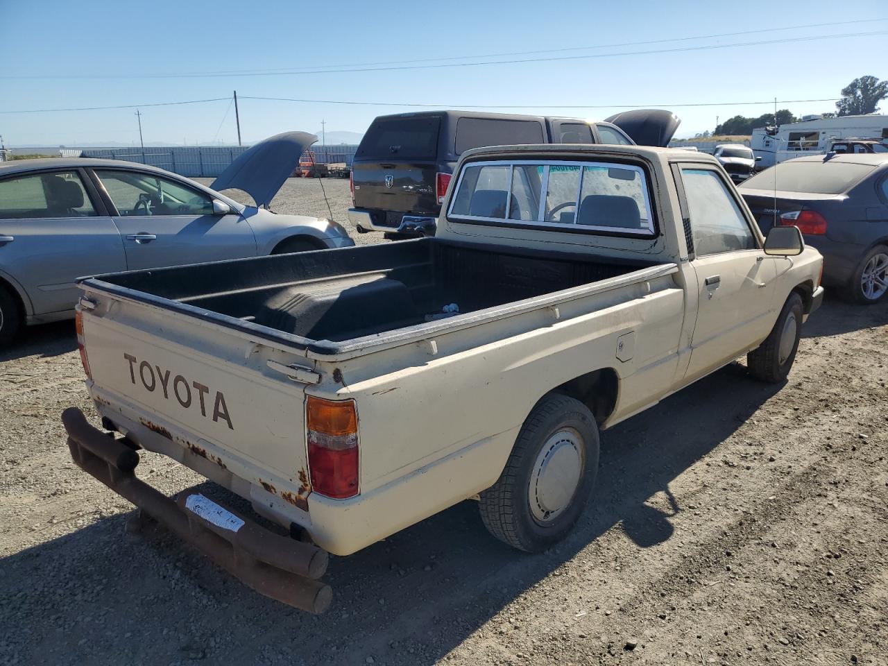 1984 Toyota Pickup 1/2 Ton Rn50 VIN: JT4RN50R9E0011011 Lot: 64481064