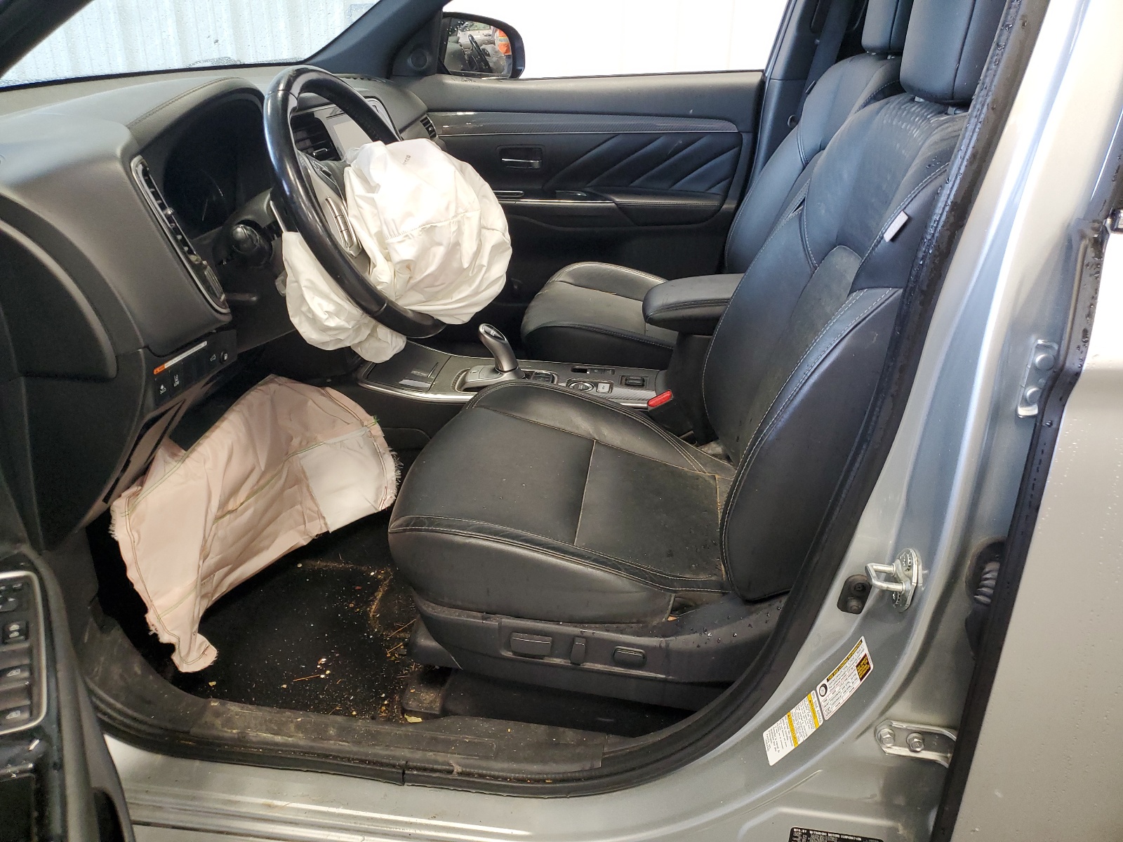 JA4J24A56LZ041632 2020 Mitsubishi Outlander Sel