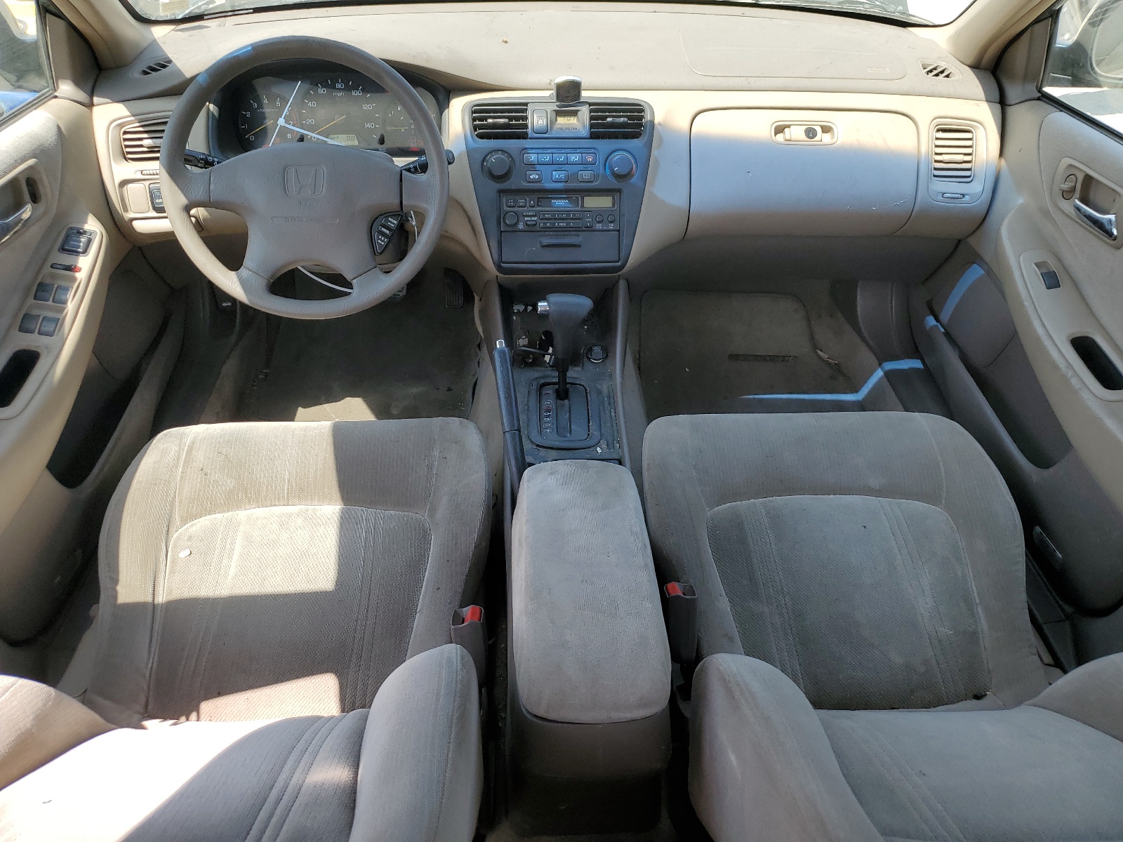 1HGCG1642YA077064 2000 Honda Accord Lx