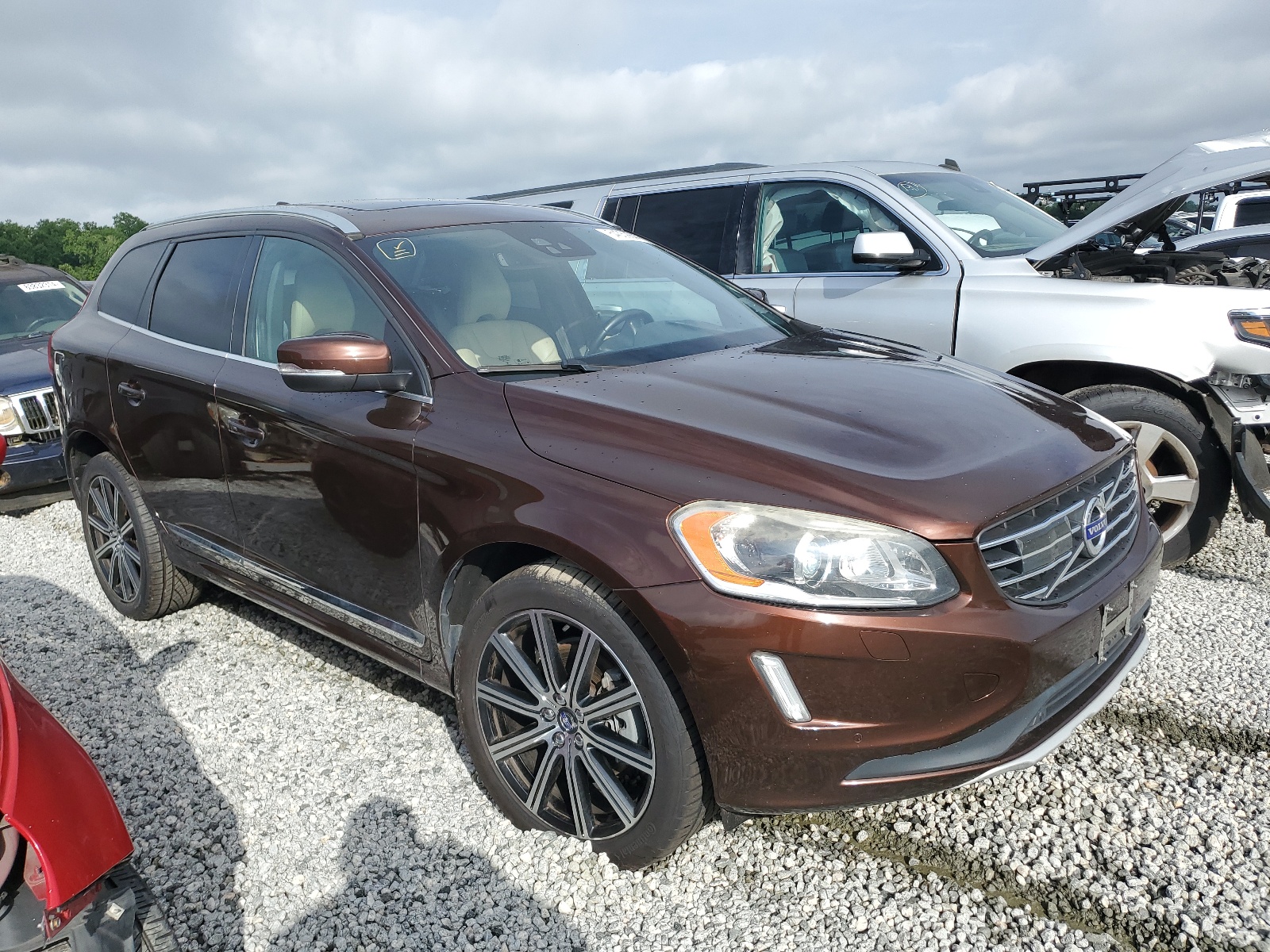 2016 Volvo Xc60 T5 Platinum vin: YV4612RM5G2839386