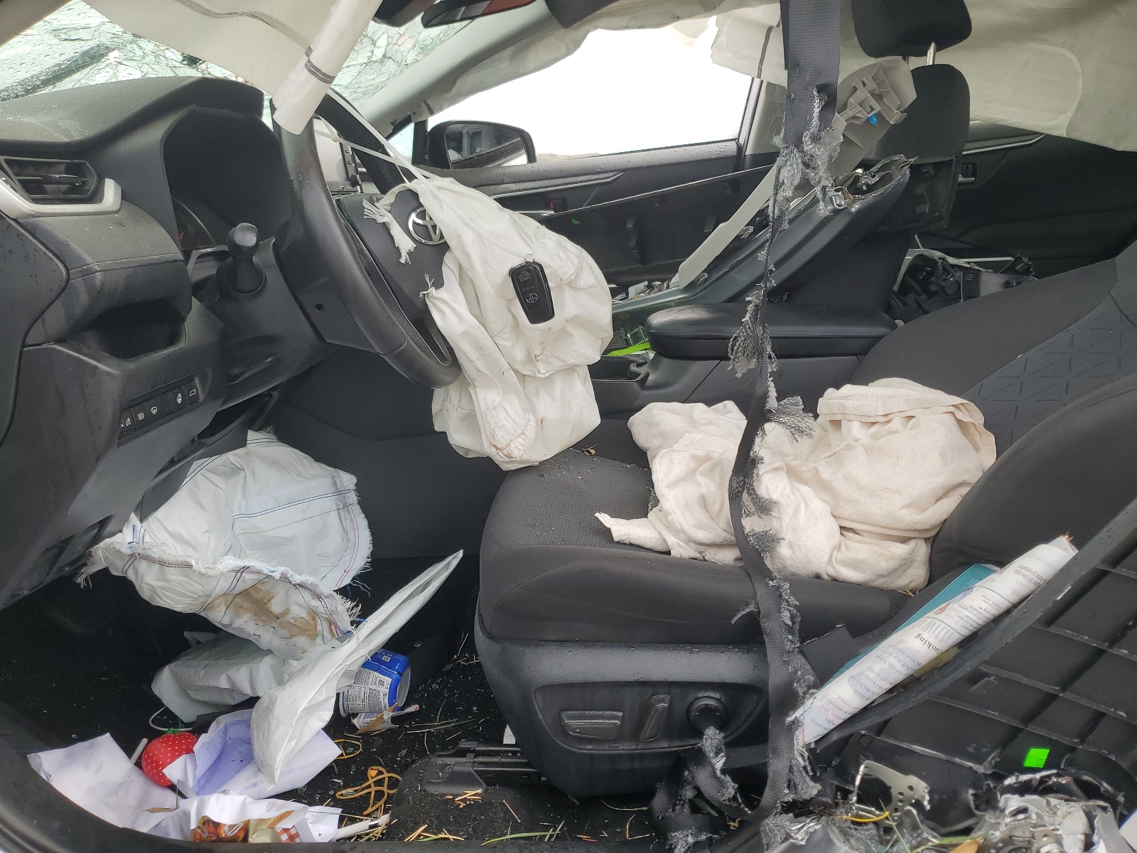 2T3P1RFV9MC174395 2021 Toyota Rav4 Xle