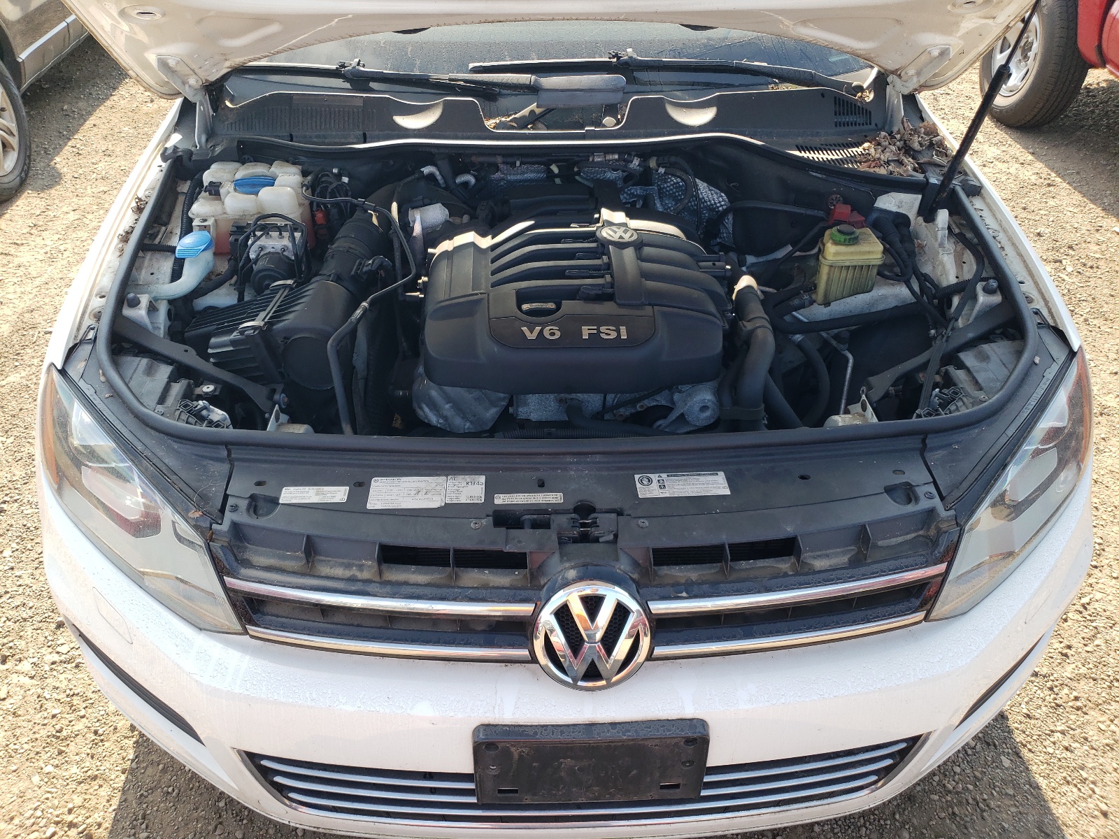 WVGFF9BP6CD004490 2012 Volkswagen Touareg V6