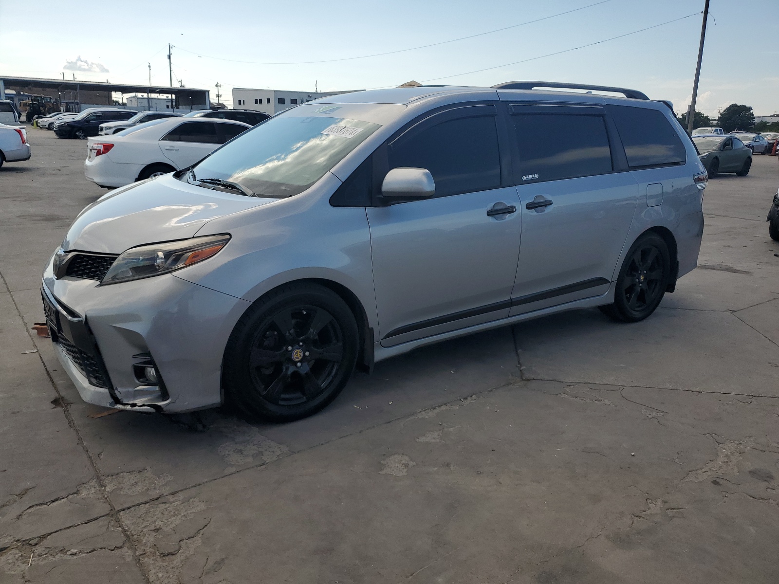 2018 Toyota Sienna Se vin: 5TDXZ3DC8JS943228