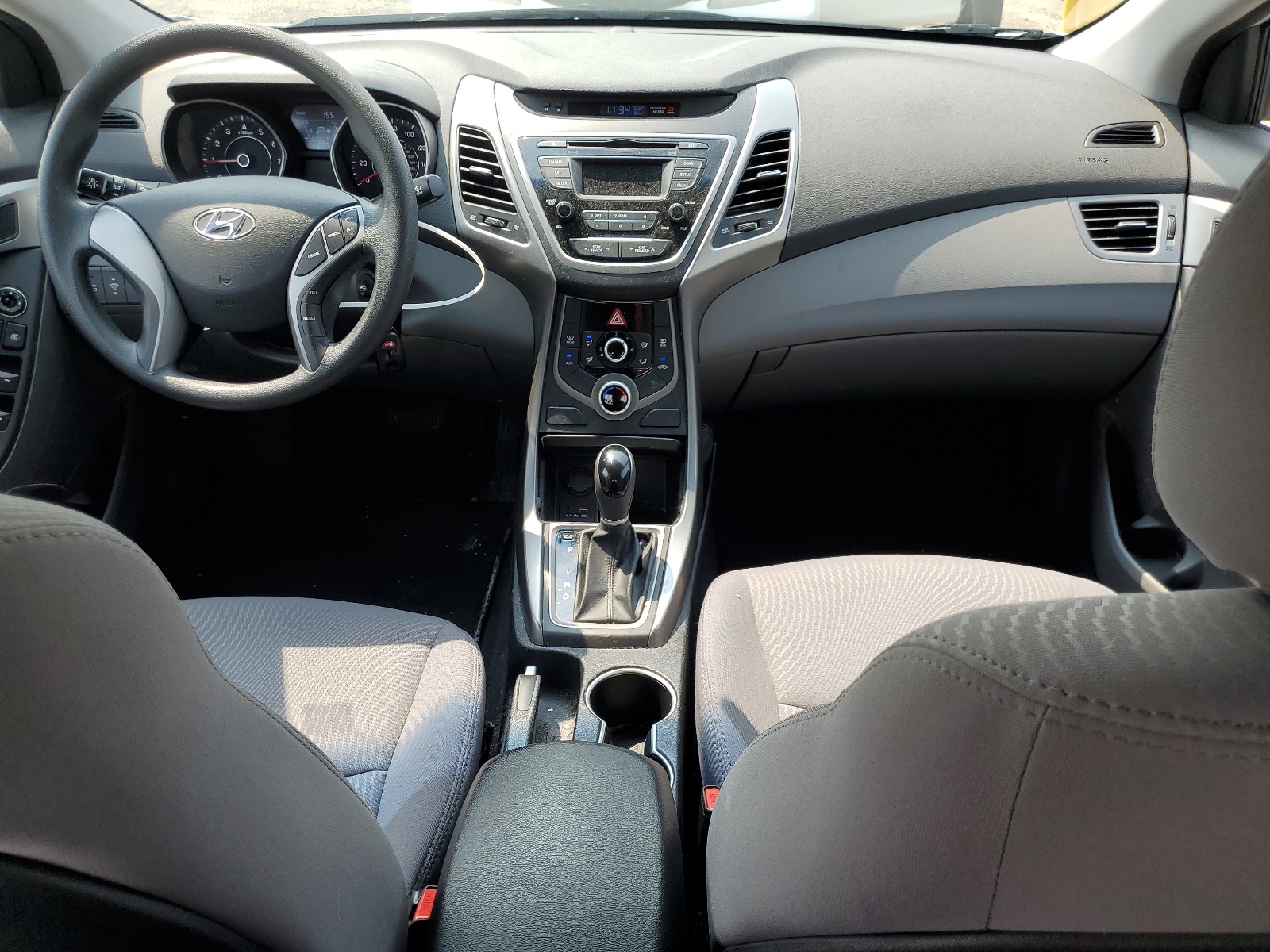 5NPDH4AE2GH685403 2016 Hyundai Elantra Se