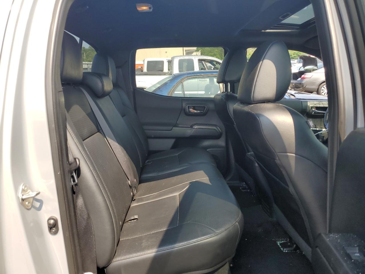 2018 Toyota Tacoma Double Cab VIN: 3TMCZ5AN7JM136117 Lot: 62891074