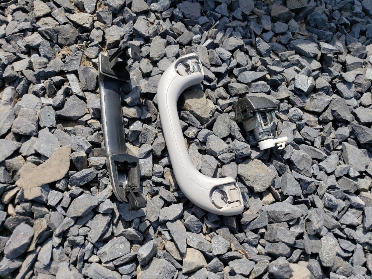 2011 Kia Soul + VIN: KNDJT2A2XB7299692 Lot: 63841794