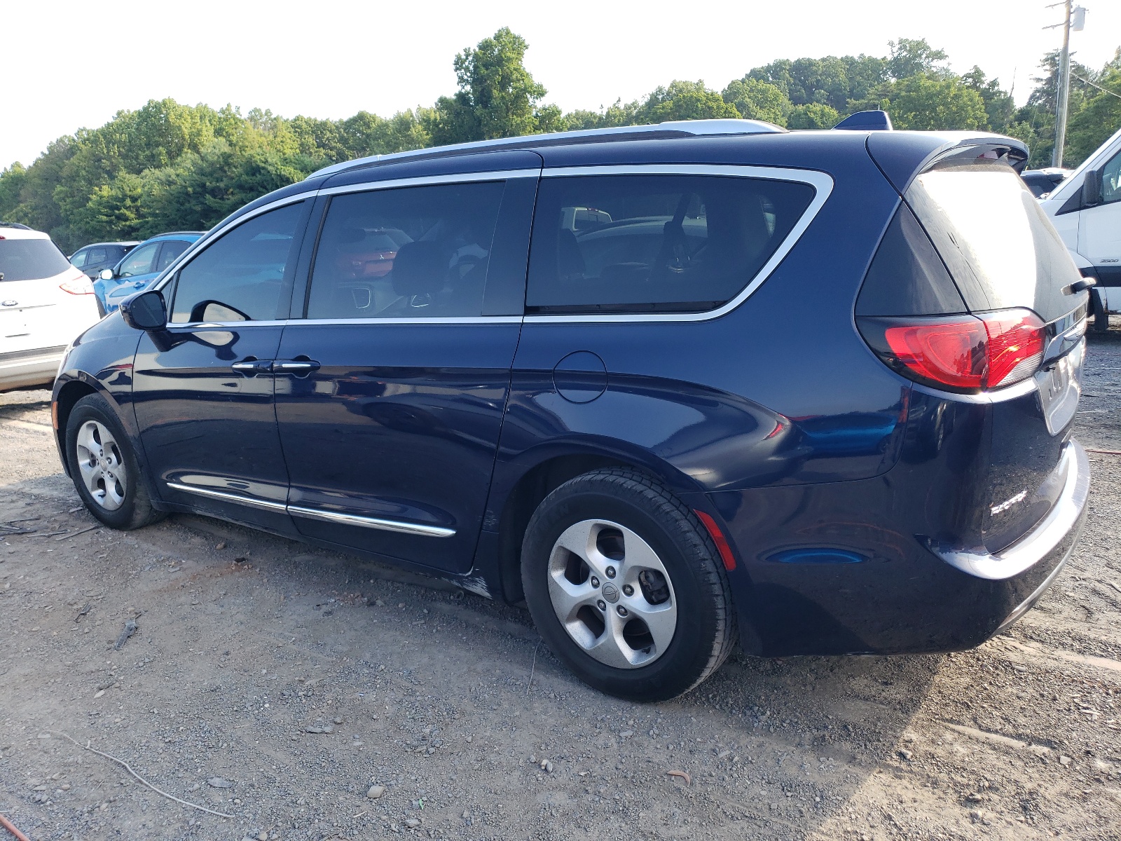 2017 Chrysler Pacifica Touring L Plus vin: 2C4RC1EG9HR528860