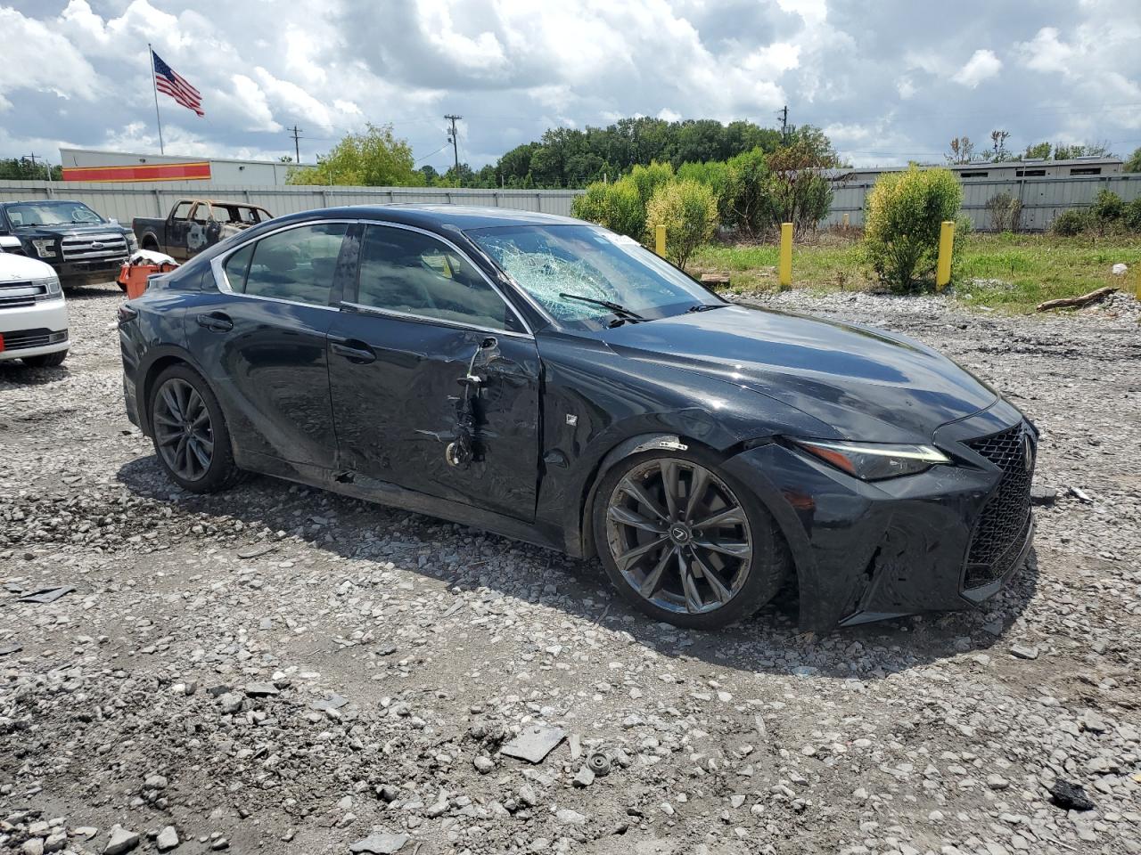 2021 Lexus IS - Image 4