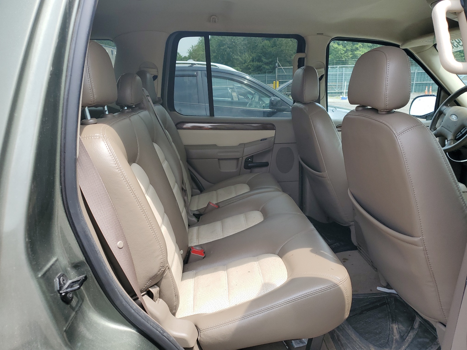 1FMDU74K54UB01359 2004 Ford Explorer Eddie Bauer