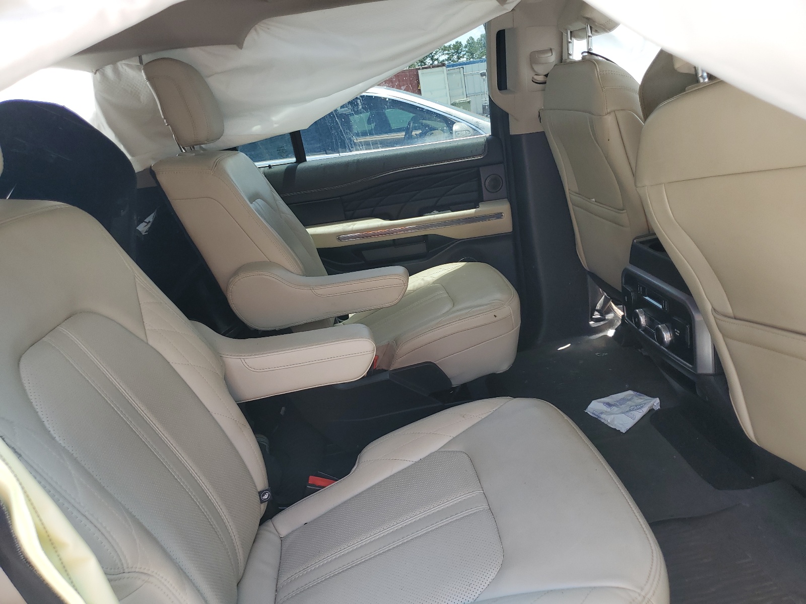 1FMJU1LT9KEA75186 2019 Ford Expedition Platinum